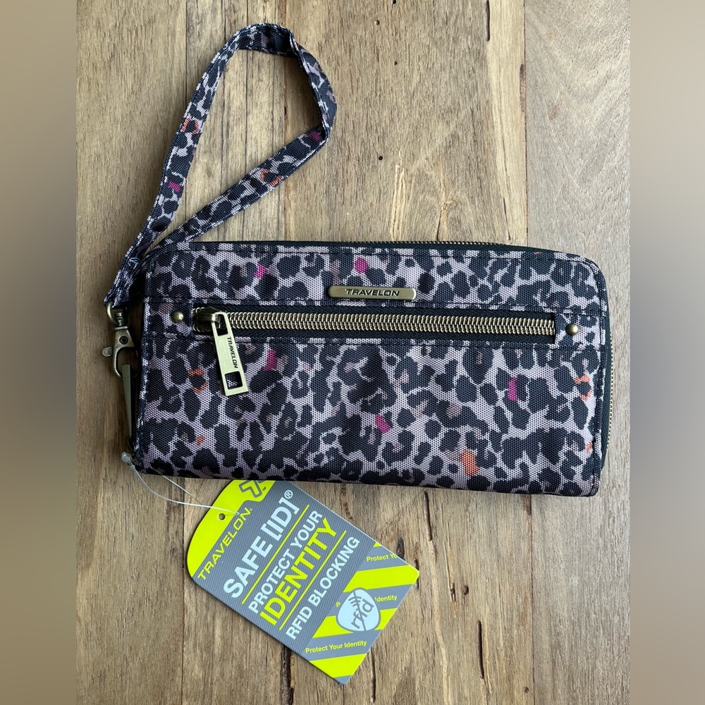 Travelon RFID Blocking Wallet Wristlet Zip Around Animal Print NWT